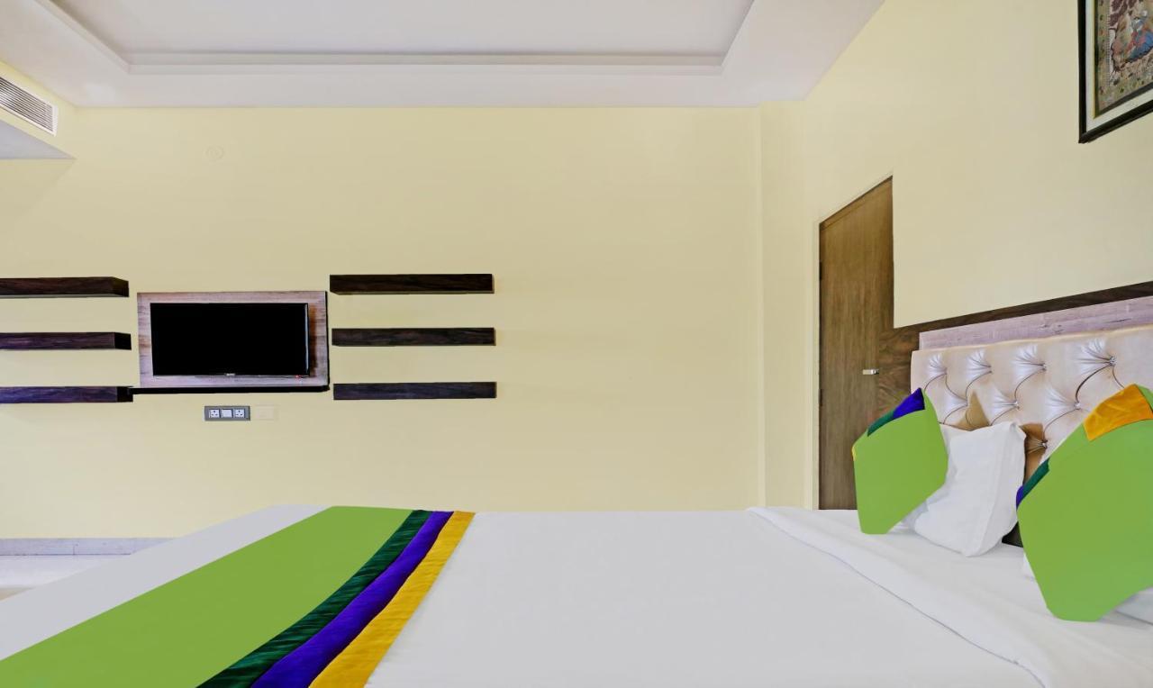 Treebo Trend Gupta Inn Varanasi Exterior photo