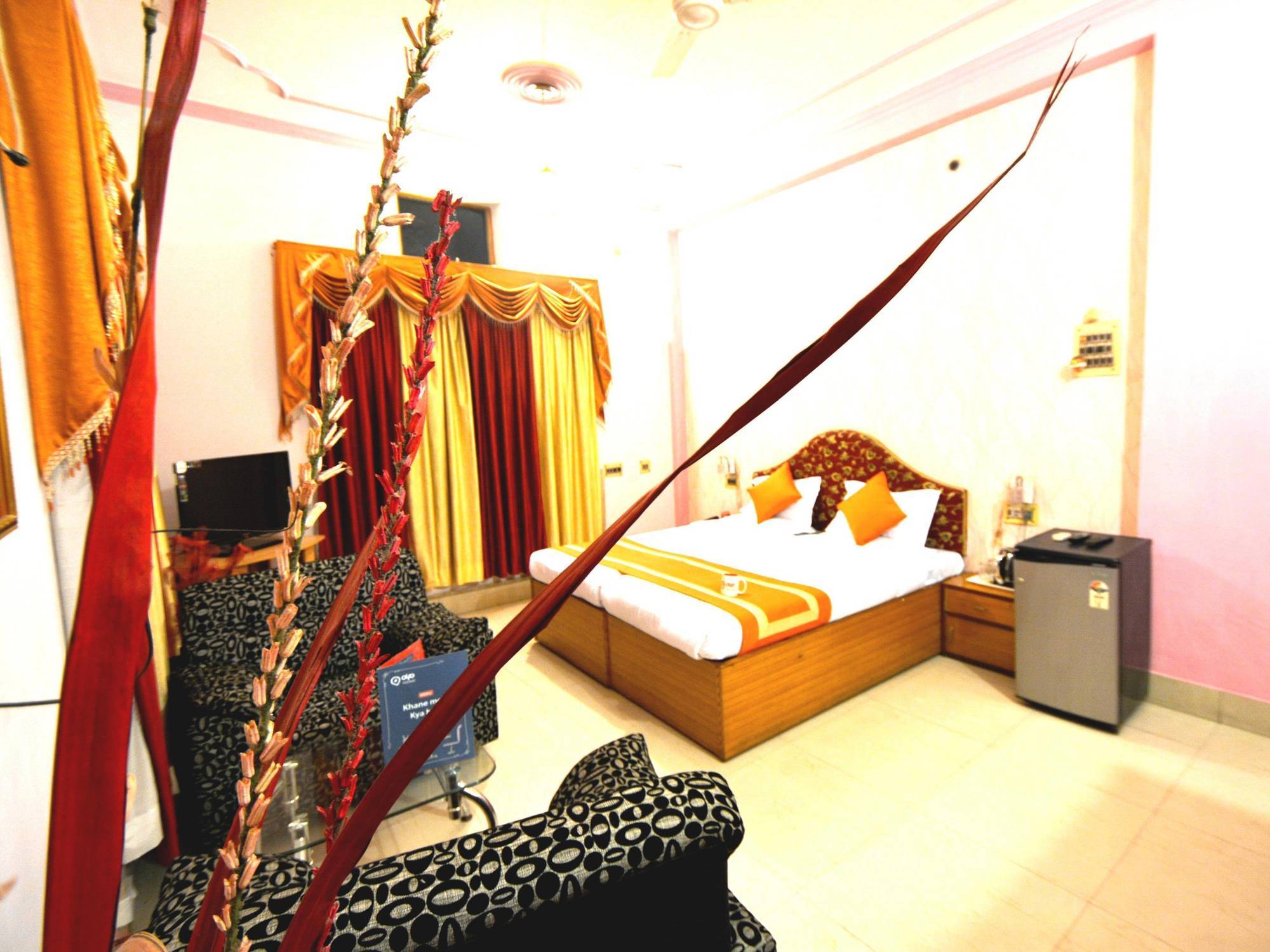 Treebo Trend Gupta Inn Varanasi Exterior photo