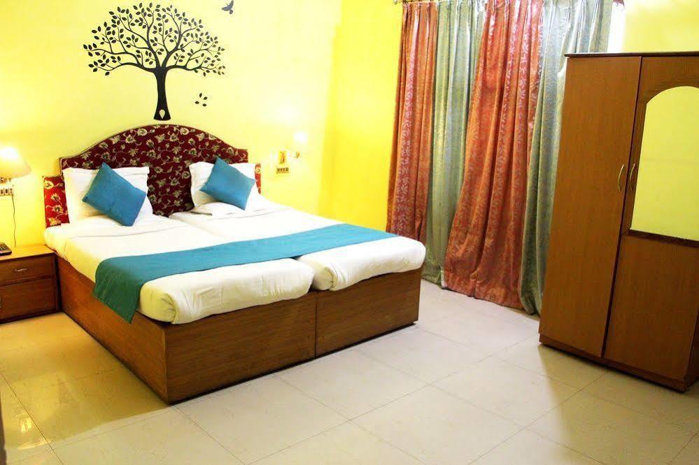 Treebo Trend Gupta Inn Varanasi Exterior photo