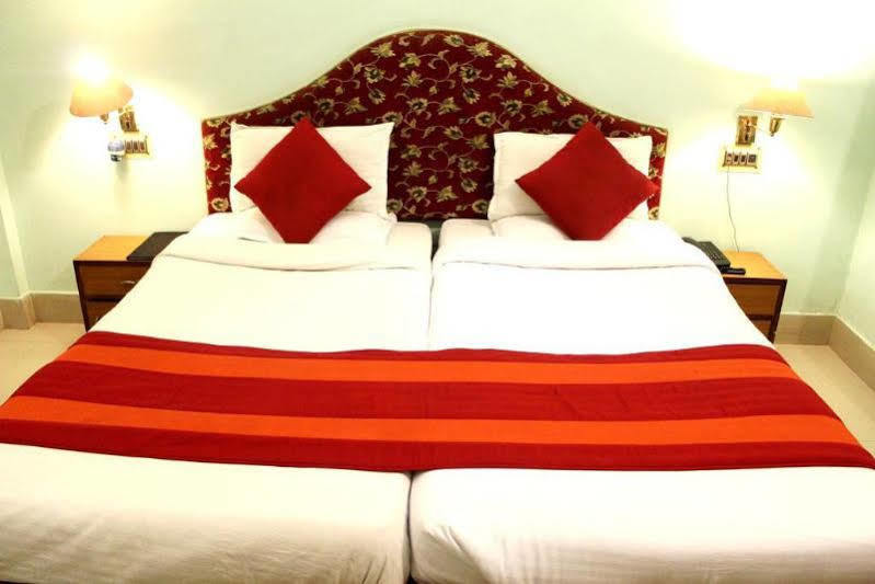 Treebo Trend Gupta Inn Varanasi Exterior photo