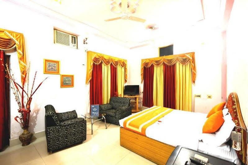 Treebo Trend Gupta Inn Varanasi Exterior photo